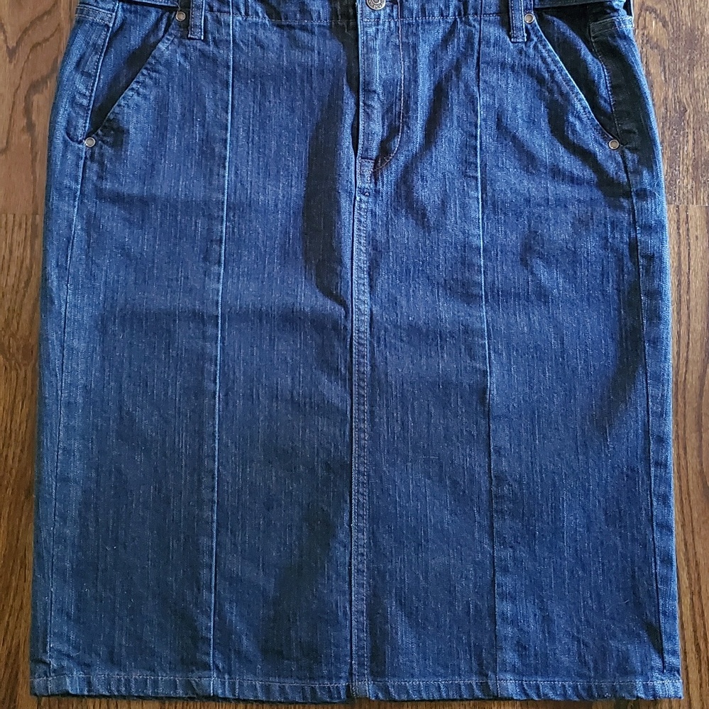 Old Navy Dark Denim Skirt Pockets